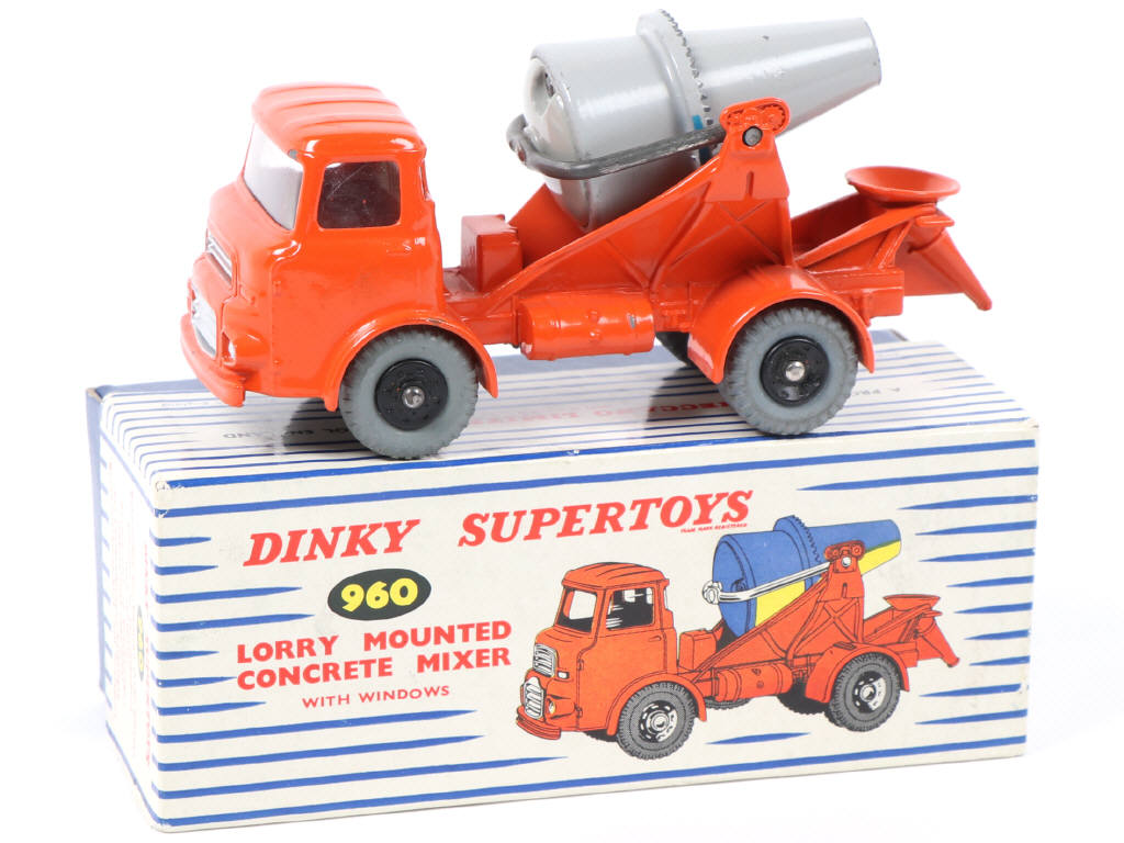 Lot 166 - DINKY TOYS (GB) (1)