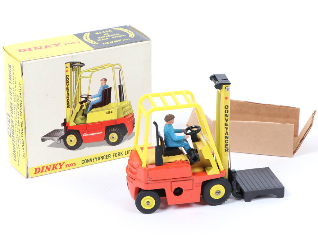 Lot 164 - DINKY TOYS (GB) (1)