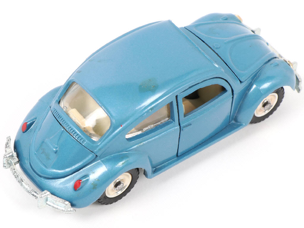 Lot 167 - DINKY TOYS (GB) (2)