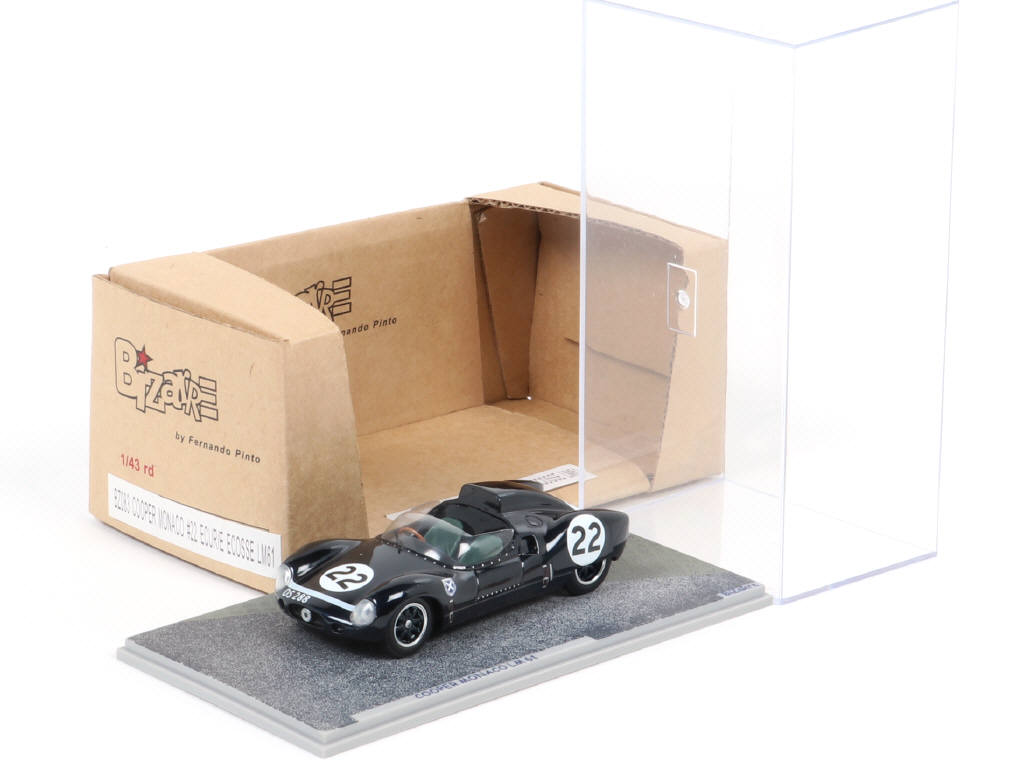 Lot 268 - BIZARRE (MACAU) (1)