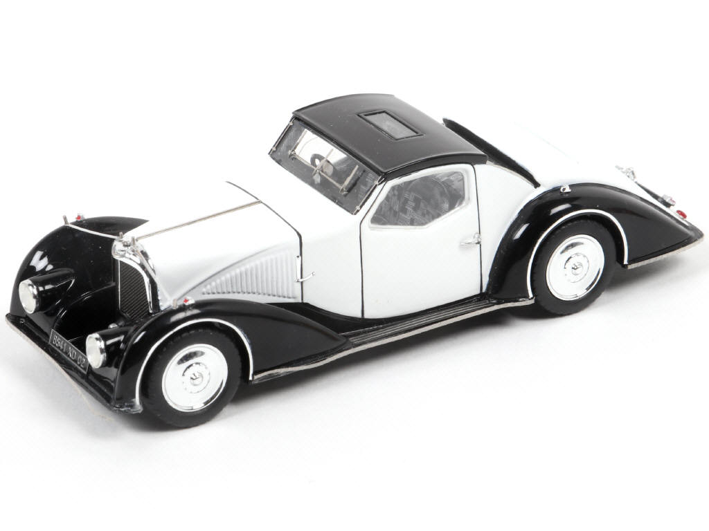 Lot 206 - DIVERS (1)