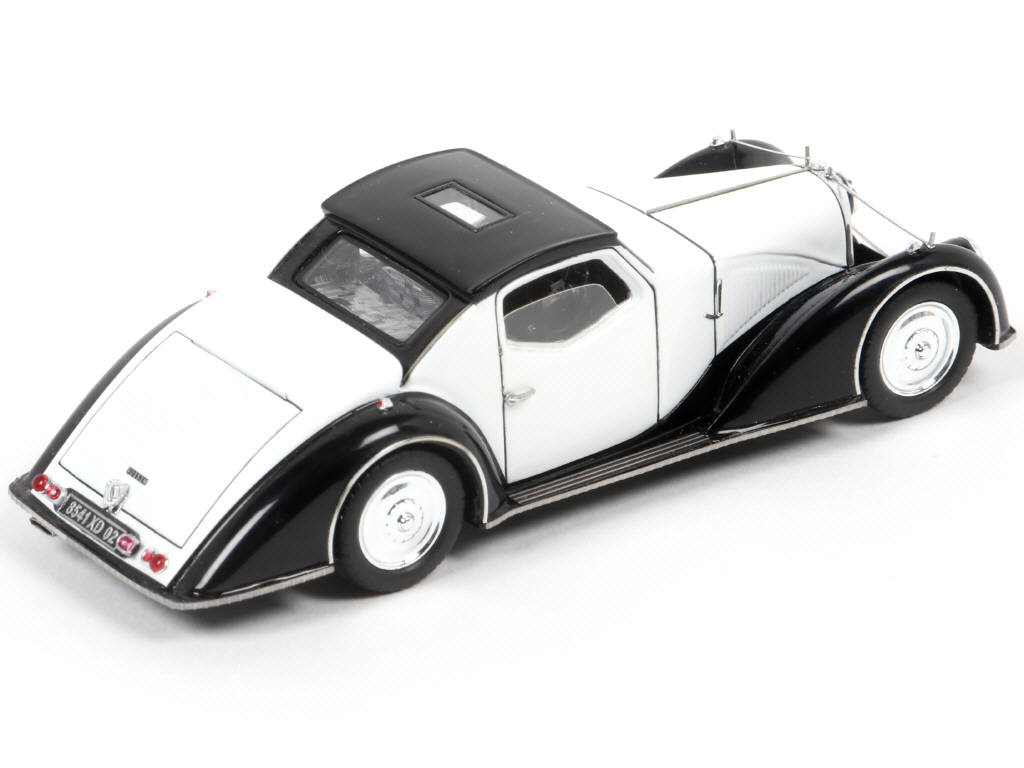 Lot 206 - DIVERS (1)