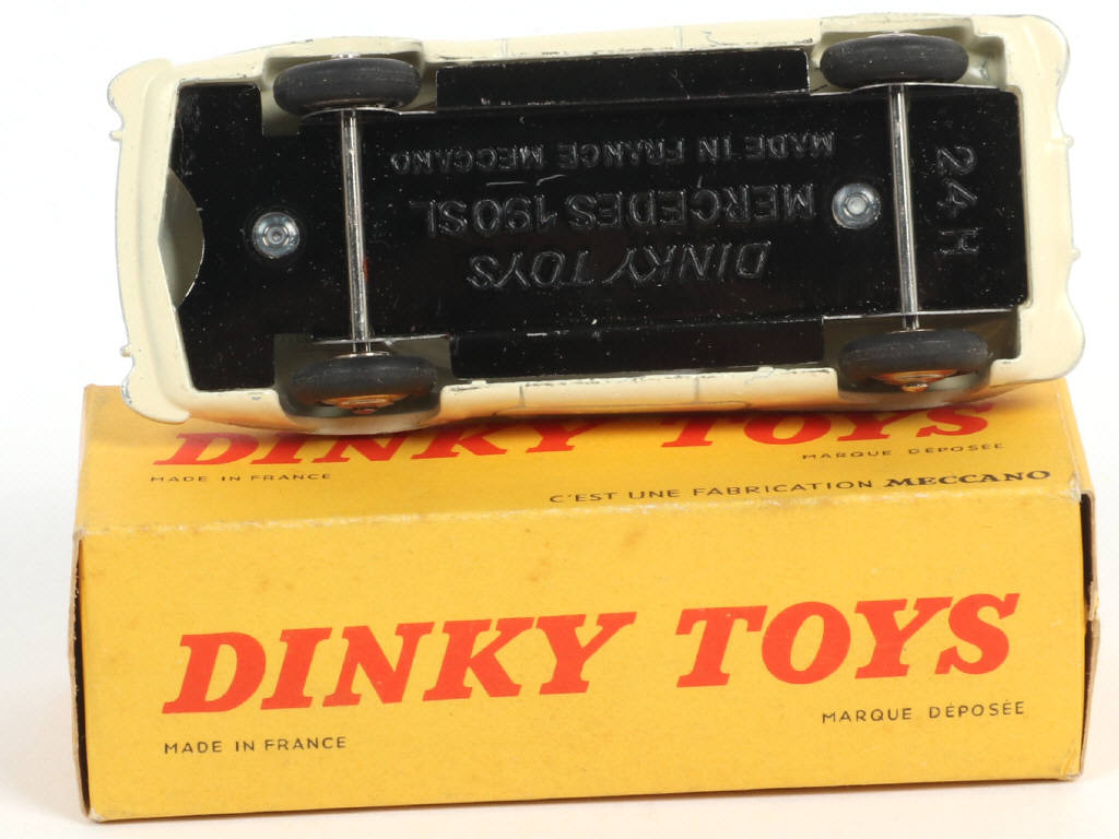 Lot 187 - DINKY TOYS (FRANCE) (1)