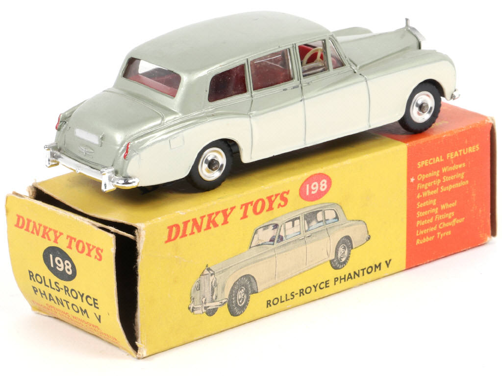 Lot 194 - DINKY TOYS (GB) (1)