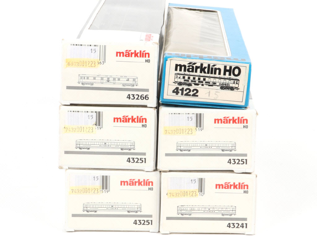 Lot 40 - MÄRKLIN 'HO' (ALLEMAGNE) (6)