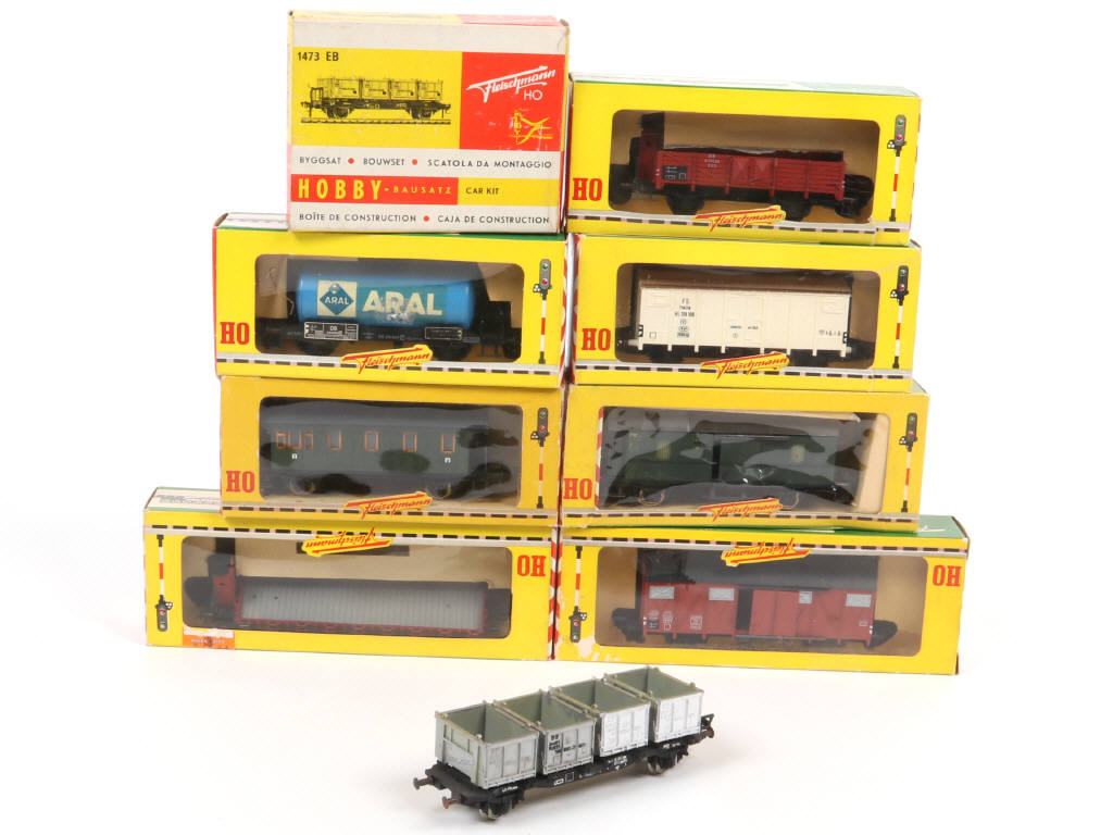 Lot 43 - FLEISCHMANN 'HO' (ALLEMAGNE) (8)