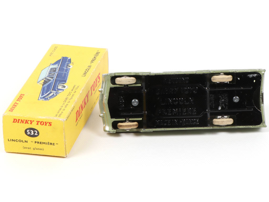 Lot 192 - DINKY TOYS (FRANCE) (1)