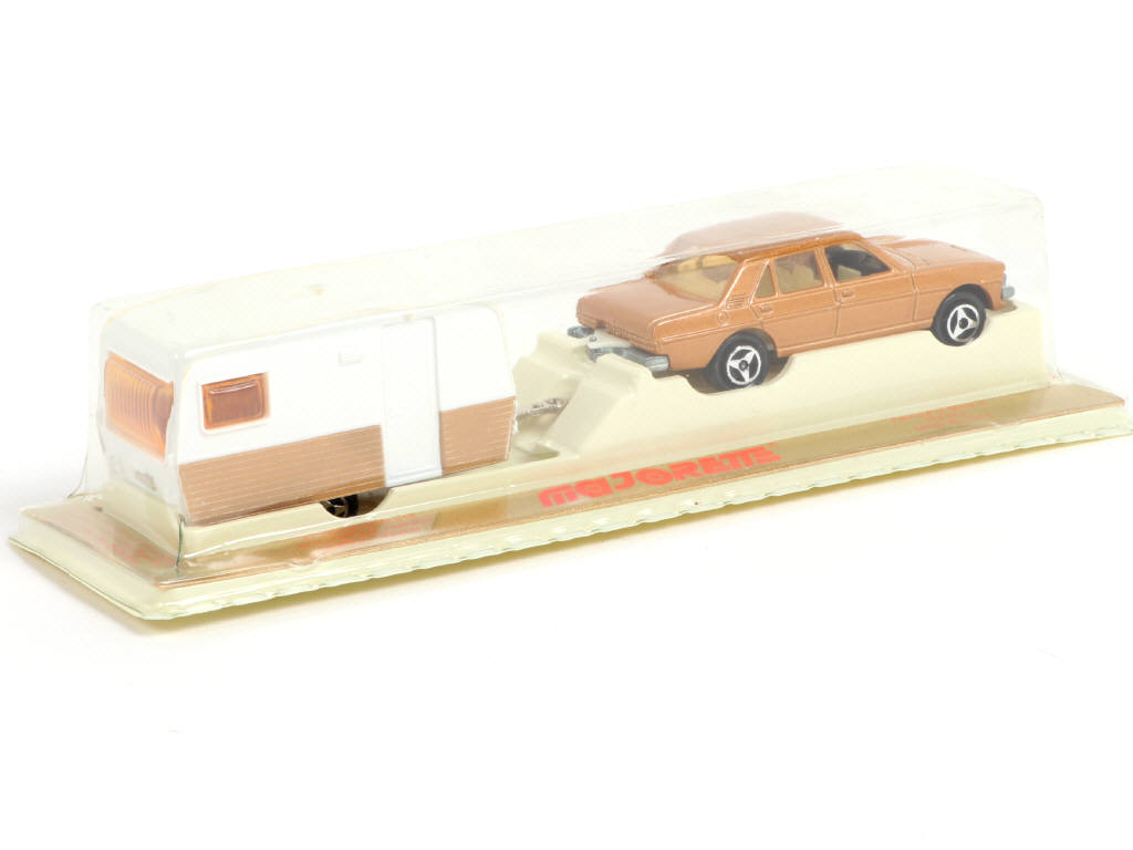 Lot 76 - MAJORETTE (FRANCE) (1)