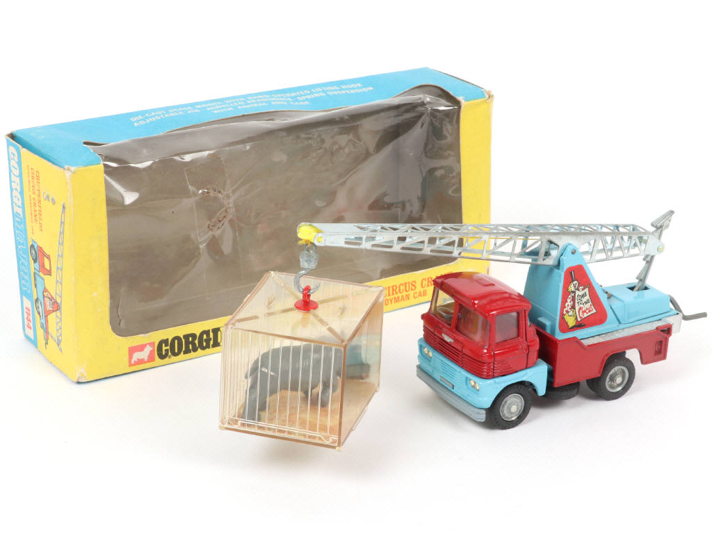 Lot 262 - CORGI TOYS (GB) (1)