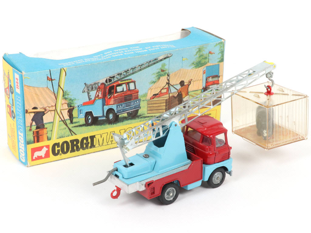 Lot 262 - CORGI TOYS (GB) (1)