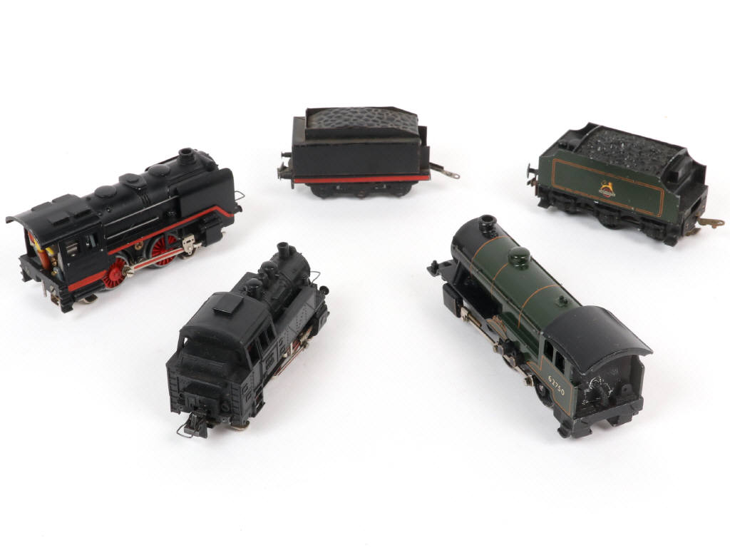 Lot 8 - DIVERS 'HO' (5)