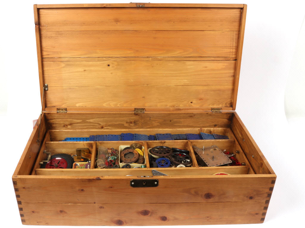 Lot 4 - MECCANO (FRANCE) (1)
