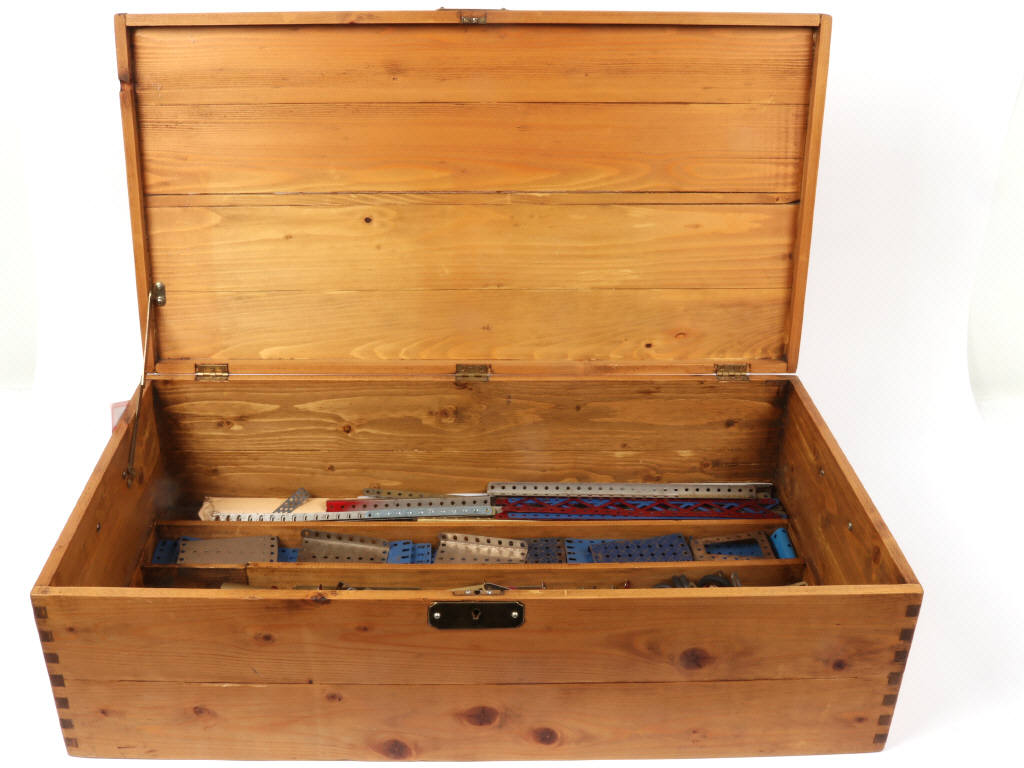 Lot 4 - MECCANO (FRANCE) (1)