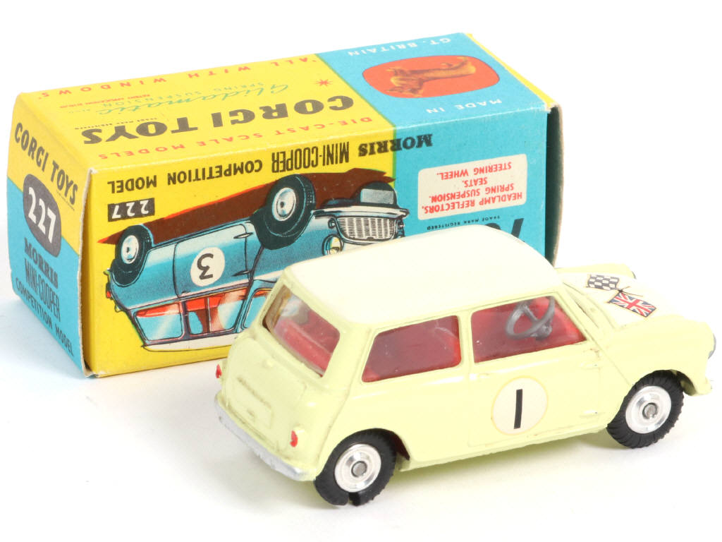 Lot 256 - CORGI TOYS (GB) (1)