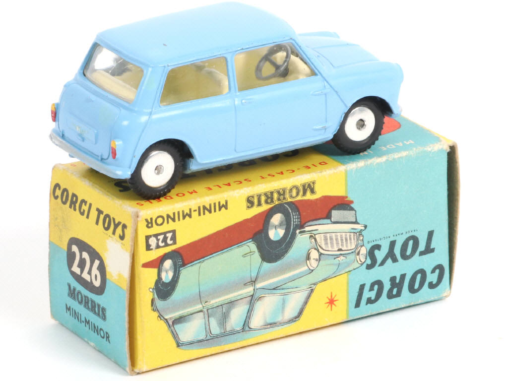 Lot 252 - CORGI TOYS (GB) (1)