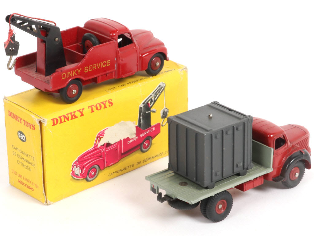 Lot 401 - DINKY TOYS (FRANCE) (2)