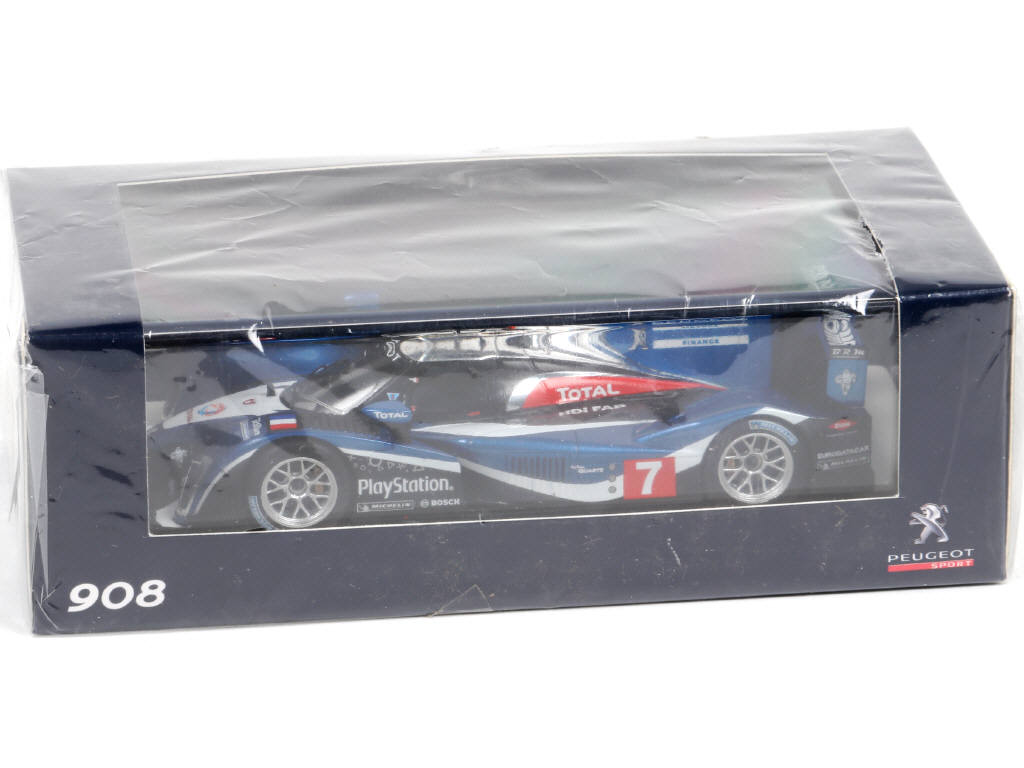 Lot 124 - SPARK (MACAU) (1)