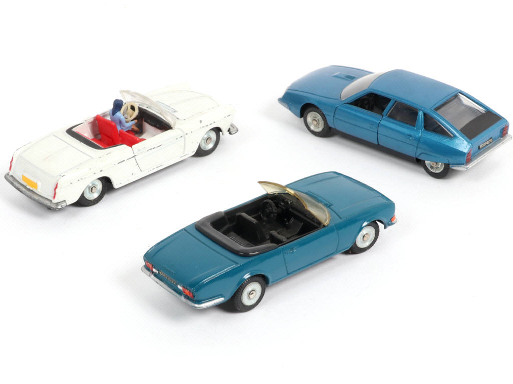 Lot 405 - DINKY TOYS (FRANCE) (3)