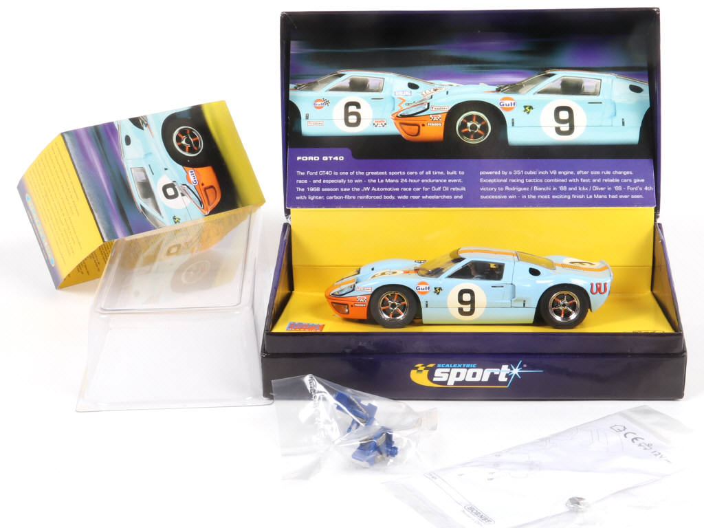 Lot 227 - SCALEXTRIC (GB) (1)