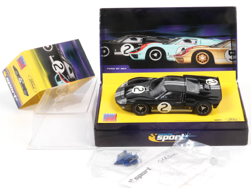 Lot 228 - SCALEXTRIC (GB) (1)