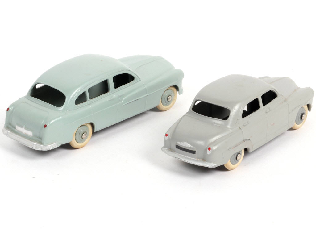 Lot 397 - DINKY TOYS (FRANCE) (2)