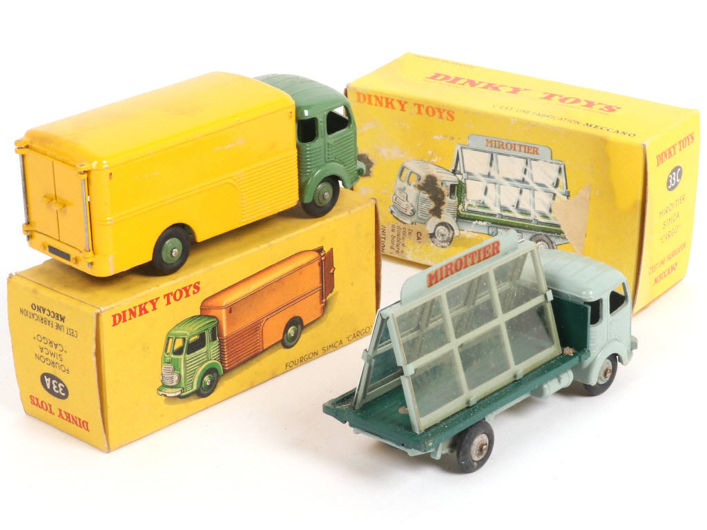 Lot 402 - DINKY TOYS (FRANCE) (2)