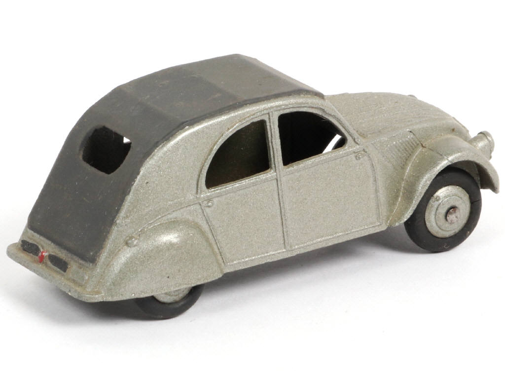Lot 373 - DINKY TOYS (FRANCE) (1)