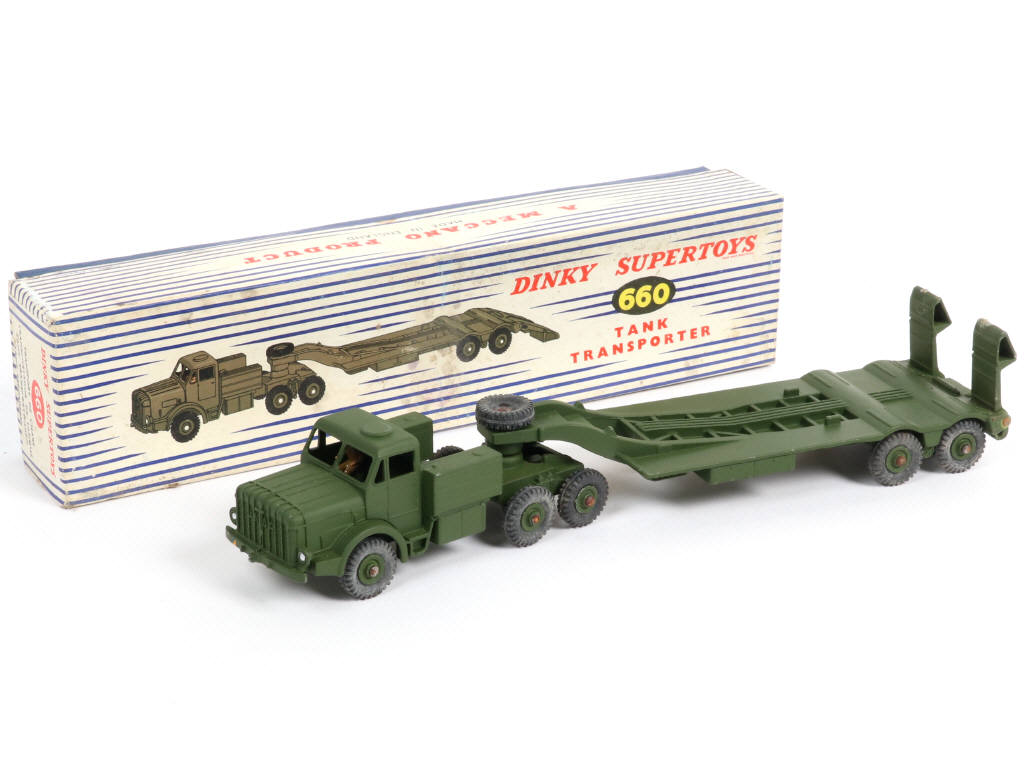 Lot 363 - DINKY TOYS (GB) (1)