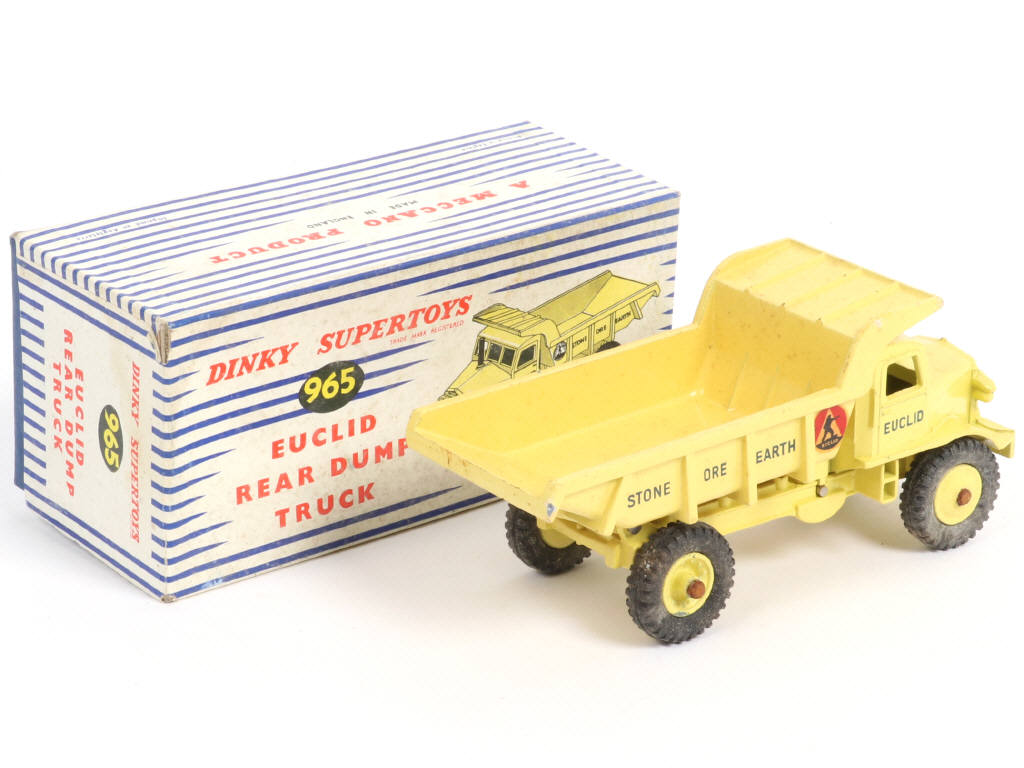 Lot 358 - DINKY TOYS (GB) (1)