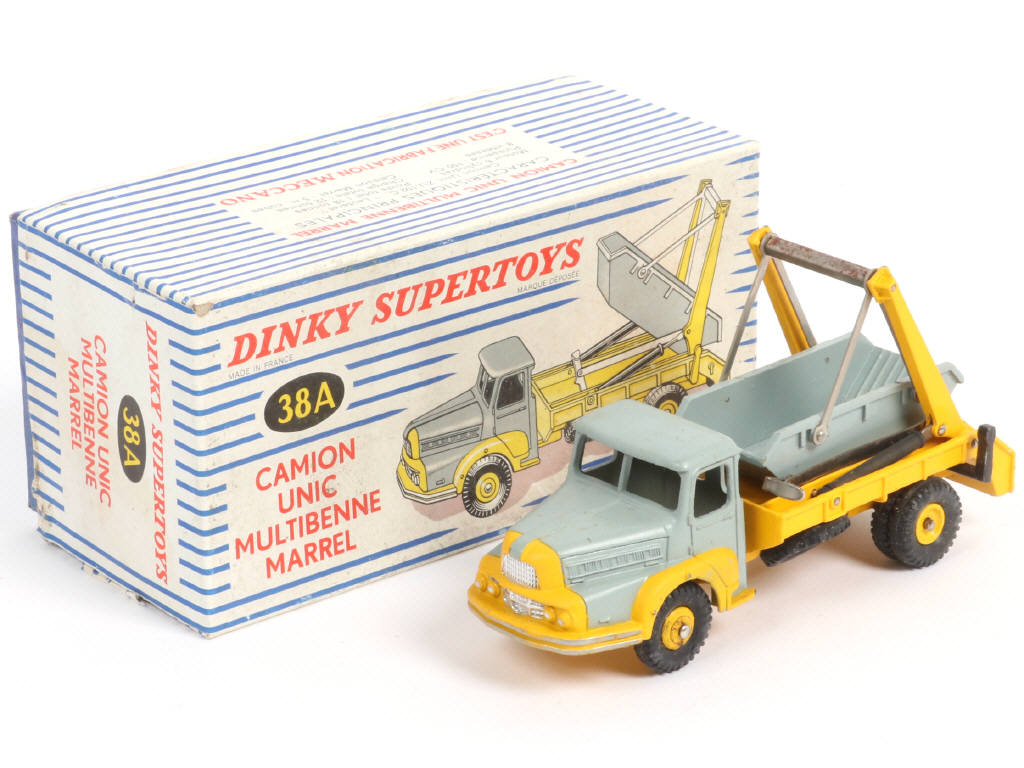 Lot 393 - DINKY TOYS (FRANCE) (1)