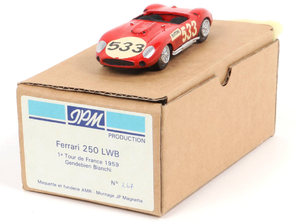 Lot 81 - DIVERS (1)