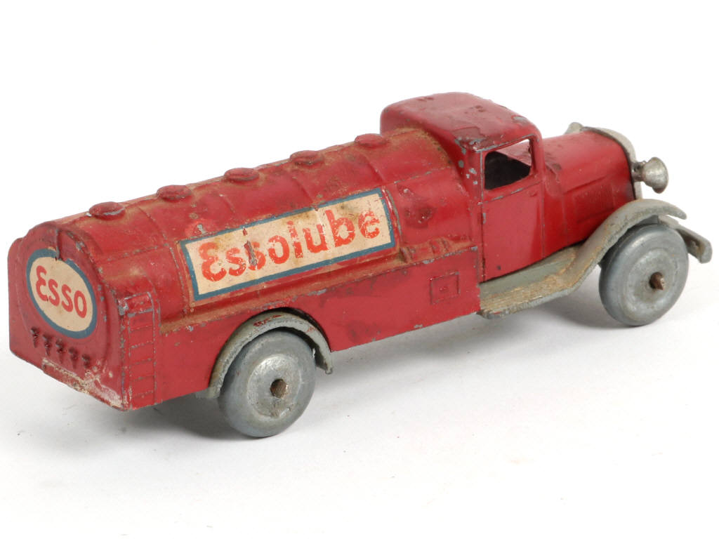 Lot 375 - DINKY TOYS (FRANCE) (1)