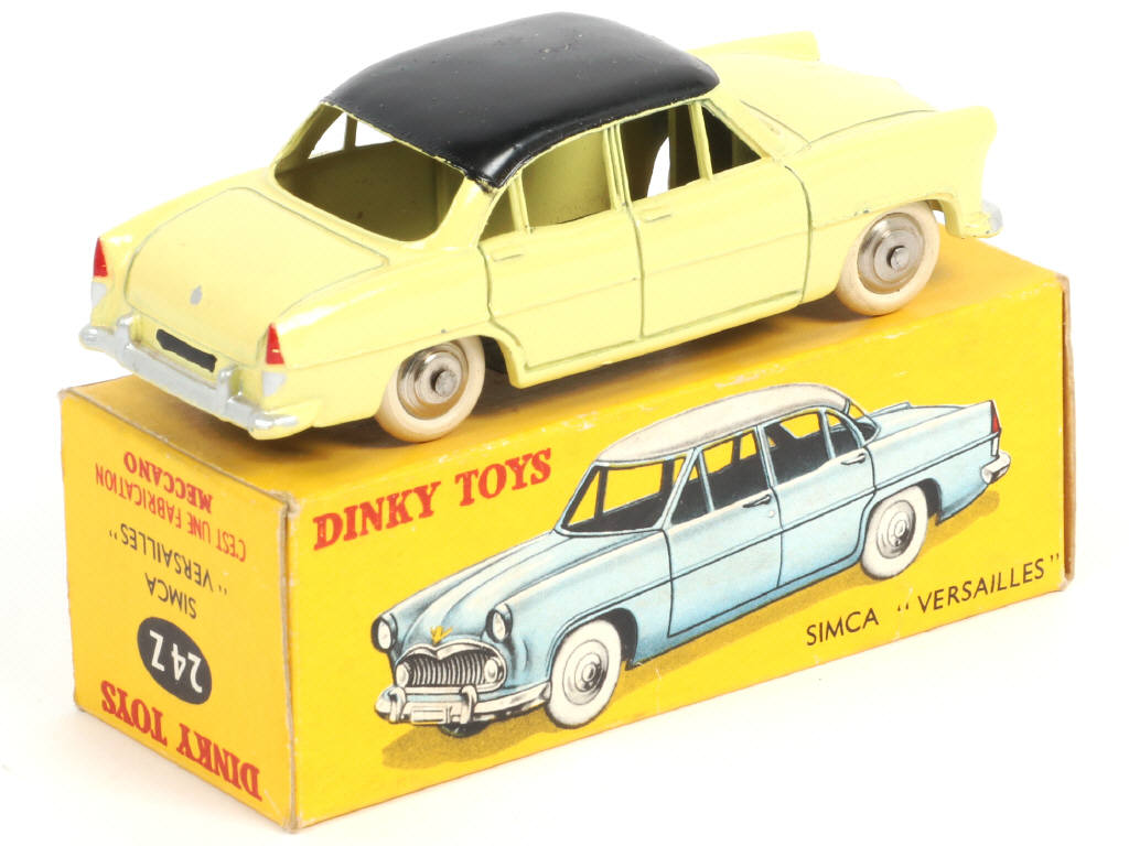 Lot 448 - DINKY TOYS (FRANCE) (1)
