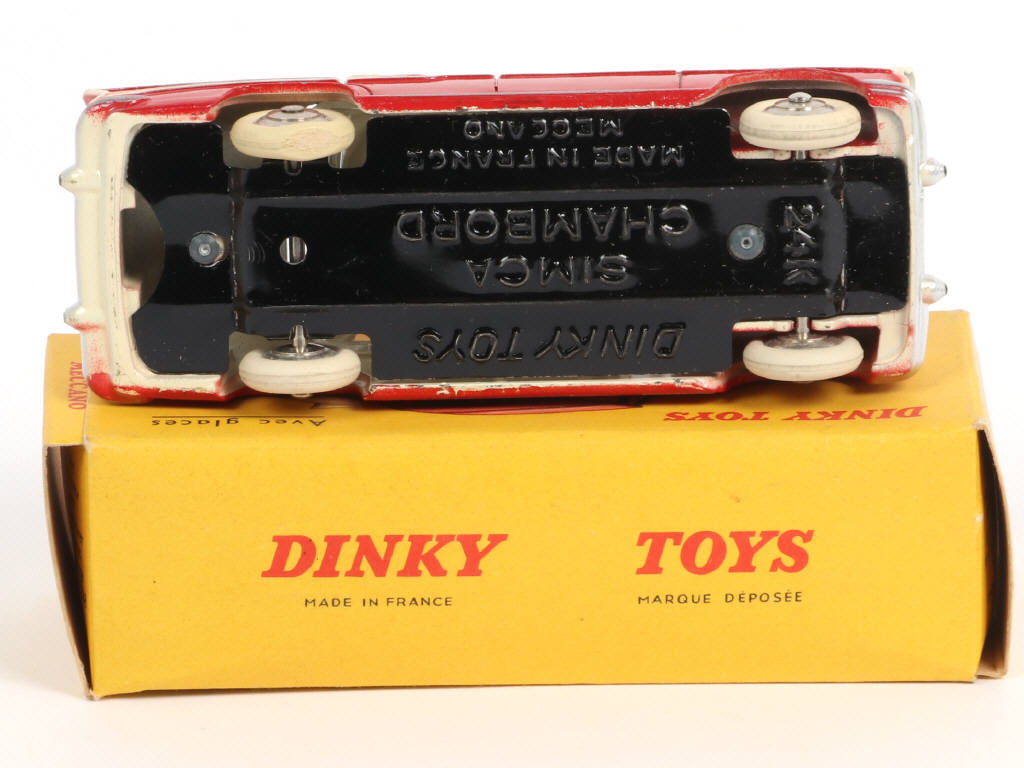Lot 424 - DINKY TOYS (FRANCE) (1)
