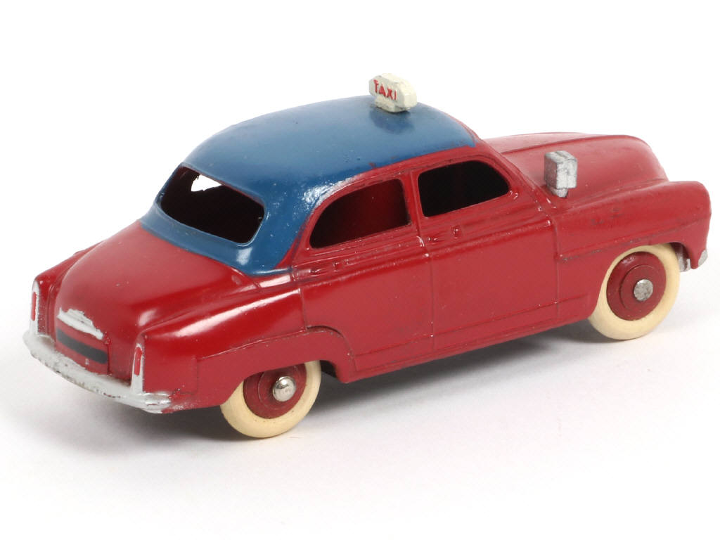 Lot 383 - DINKY TOYS (FRANCE) (1)