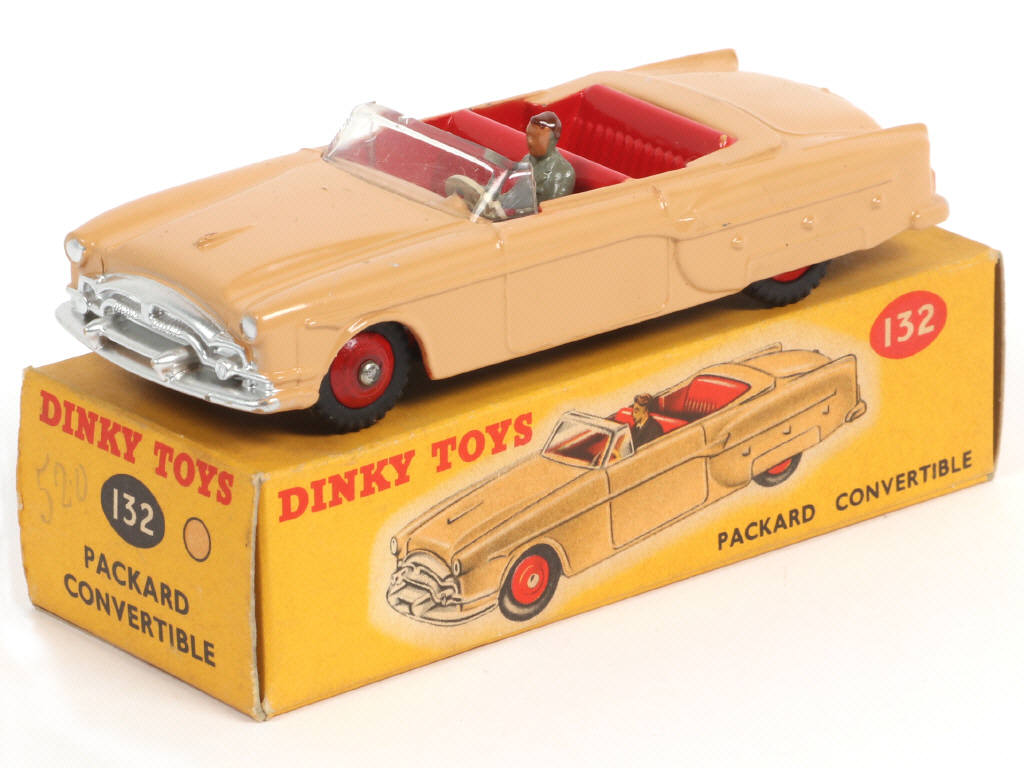 Lot 584 - DINKY TOYS (GB) (1)