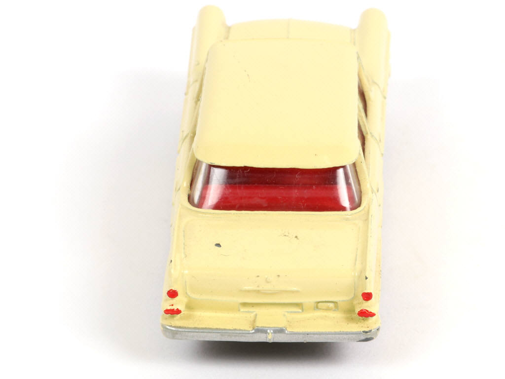 Lot 556 - DINKY TOYS (GB) (1)