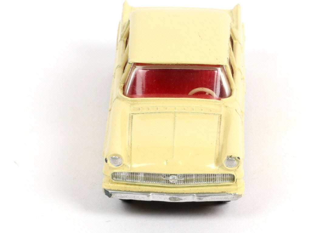 Lot 556 - DINKY TOYS (GB) (1)