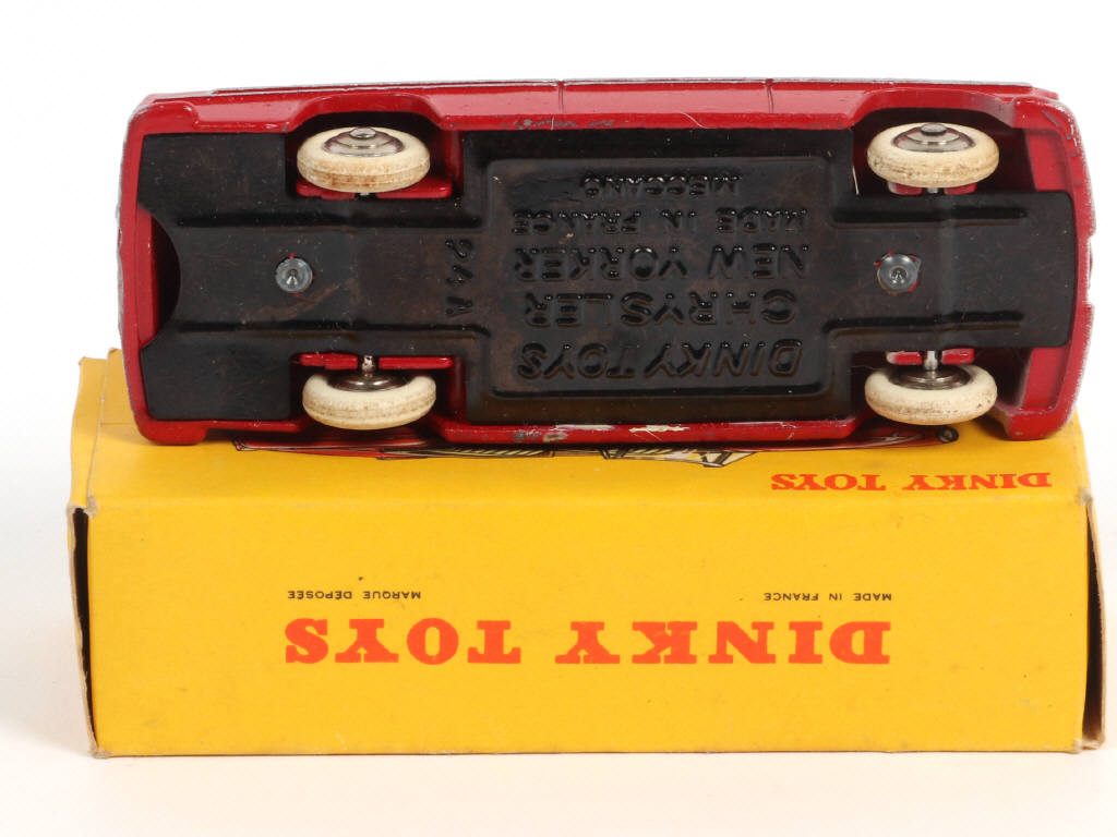 Lot 394 - DINKY TOYS (FRANCE) (1)