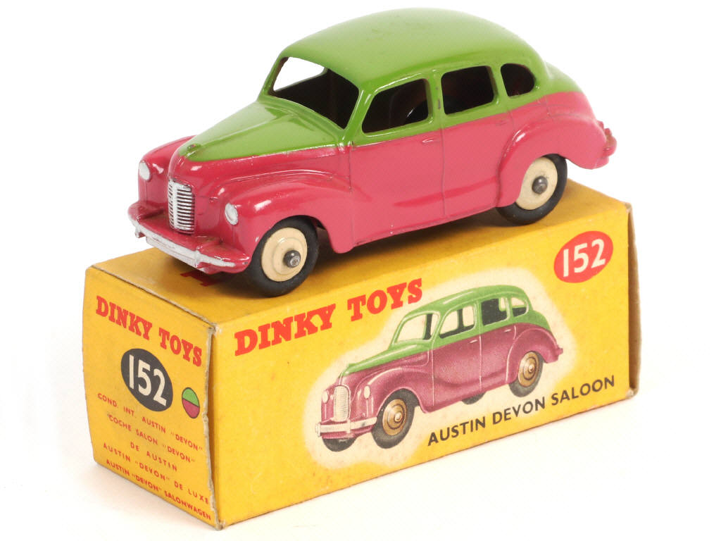 Lot 586 - DINKY TOYS (GB) (1)