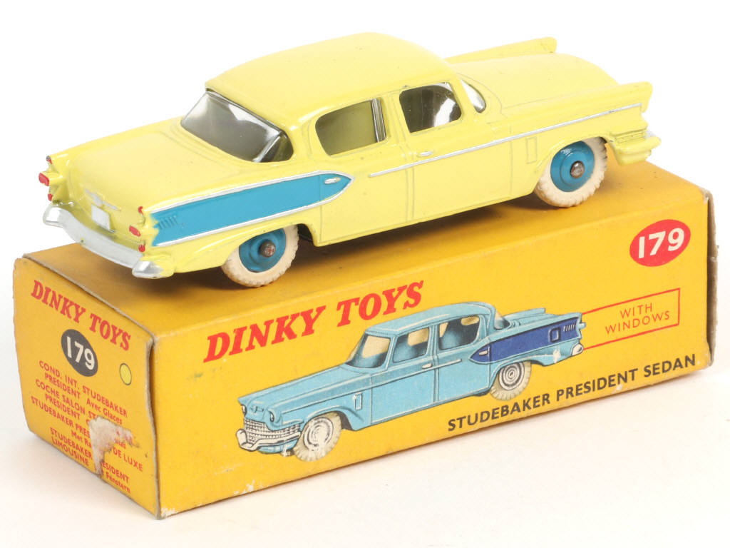 Lot 605 - DINKY TOYS (GB) (1)