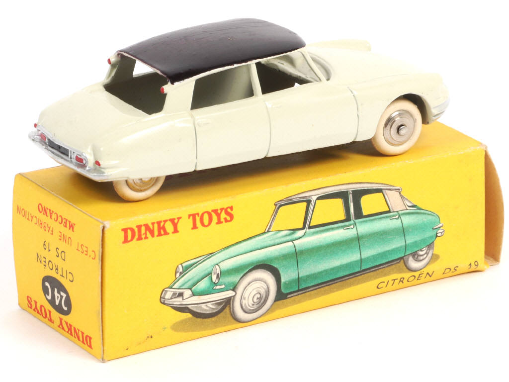 Lot 397 - DINKY TOYS (FRANCE) (1)