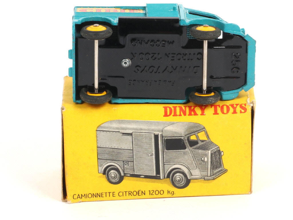 Lot 522 - DINKY TOYS (FRANCE) (1)