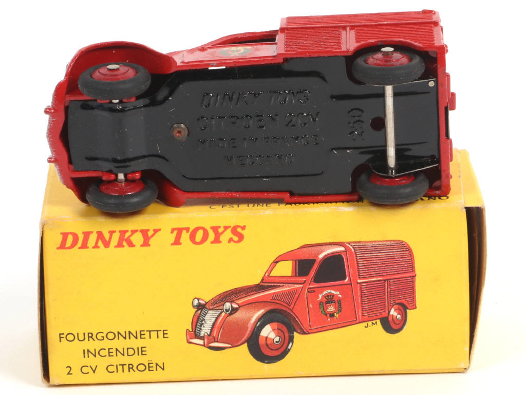 Lot 430 - DINKY TOYS (FRANCE) (1)