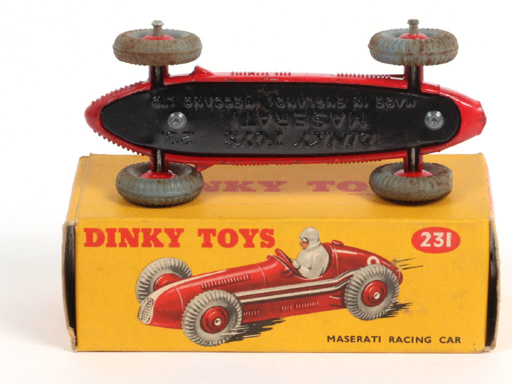Lot 567 - DINKY TOYS (GB) (1)