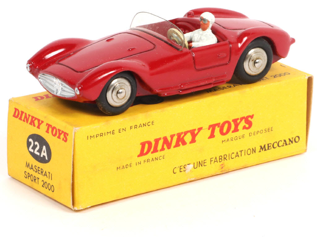 Lot 390 - DINKY TOYS (FRANCE) (1)