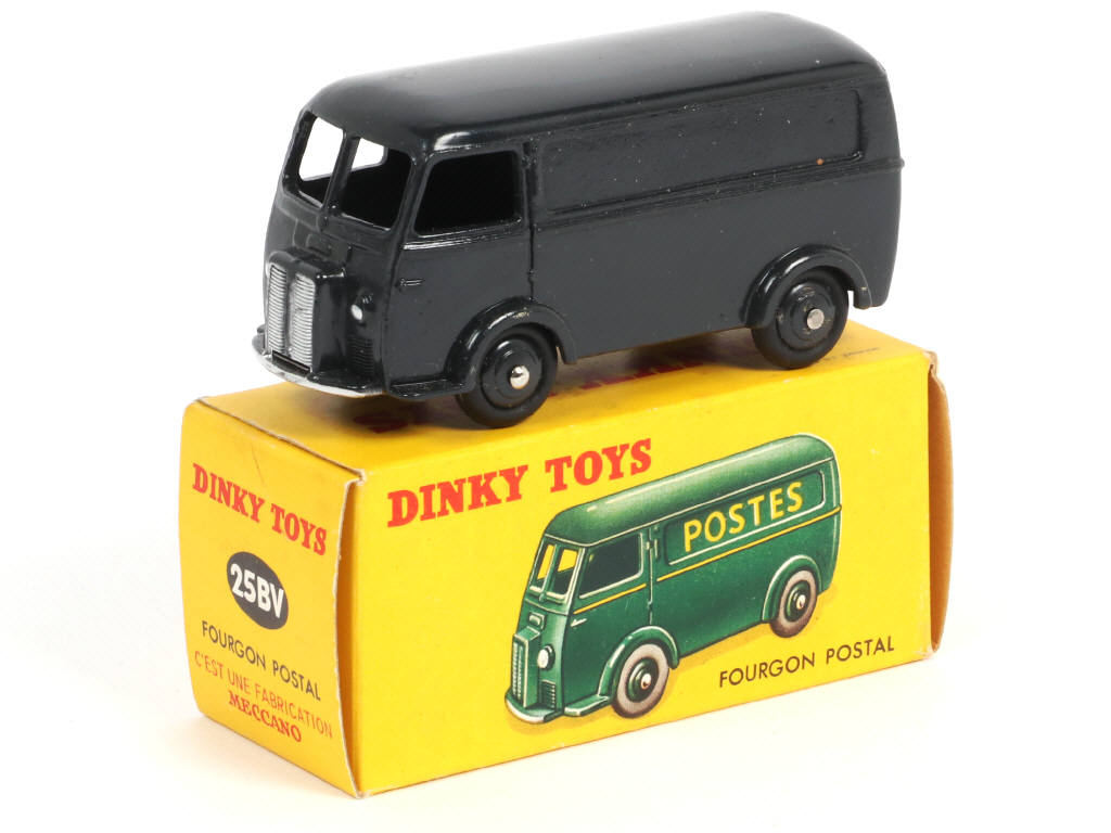 Lot 517 - DINKY TOYS (FRANCE) (1)