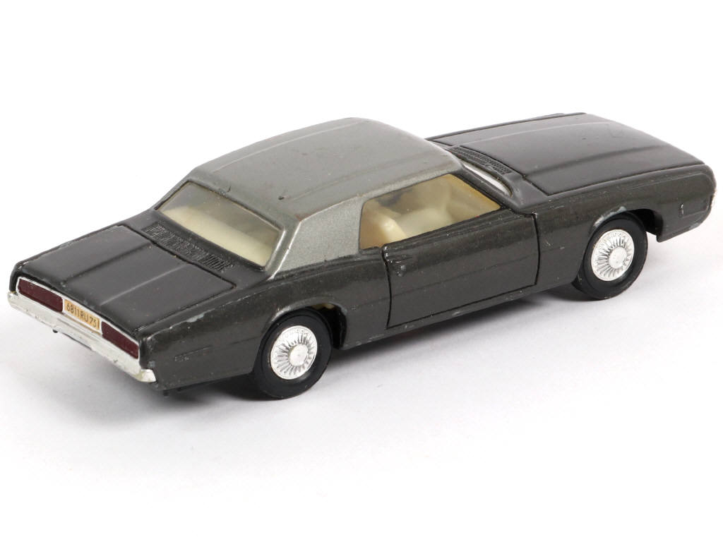 Lot 385 - DINKY TOYS (FRANCE) (1)