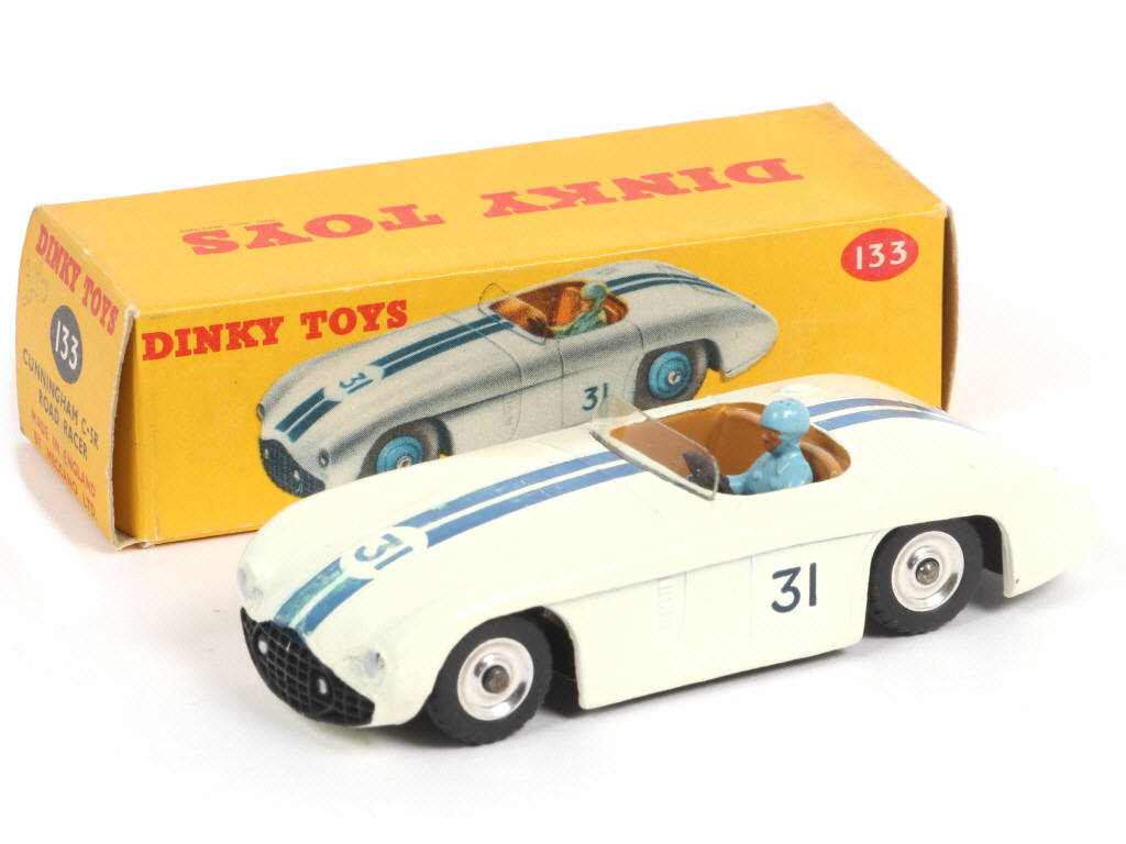 Lot 574 - DINKY TOYS (GB) (1)