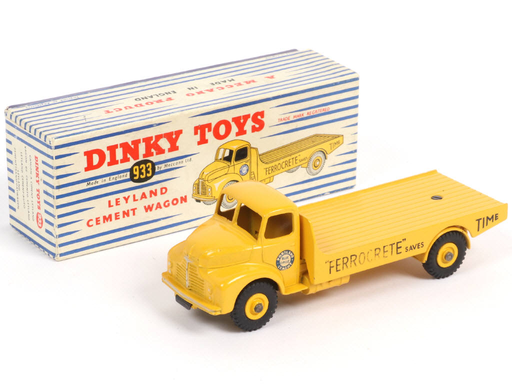 Lot 643 - DINKY TOYS (GB) (1)